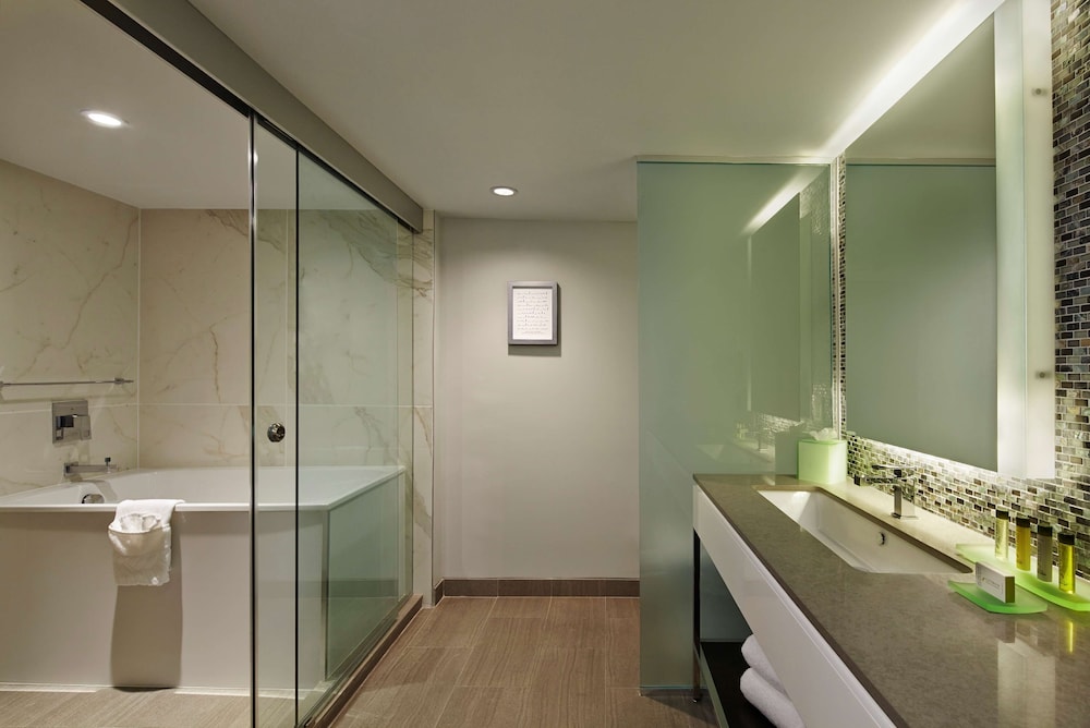 Waterstone Resort And Marina Curio Collection Ex Waterstone Resort Marina A Doubletree By Hilton 14/56