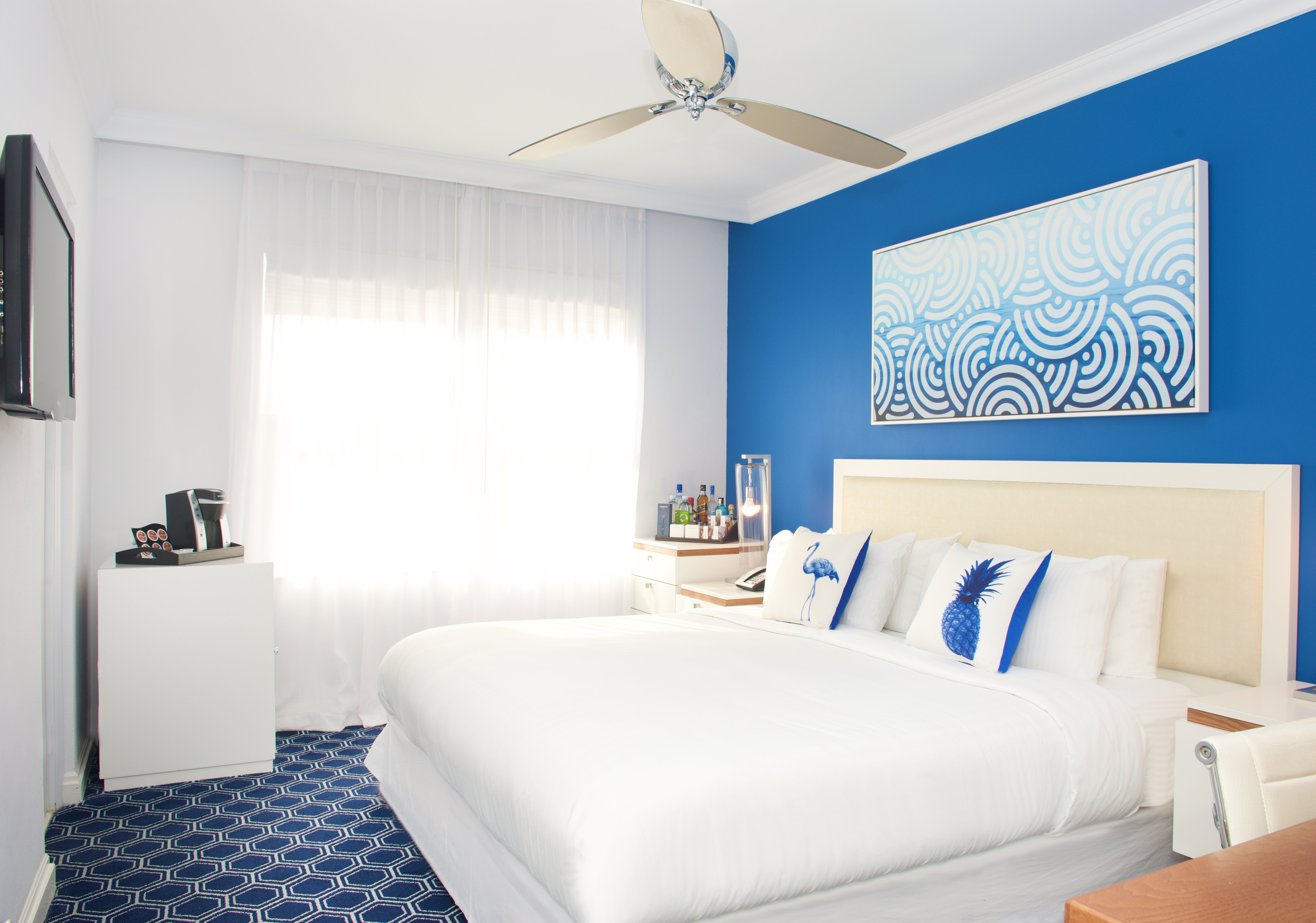Blue Moon Hotel 28/75