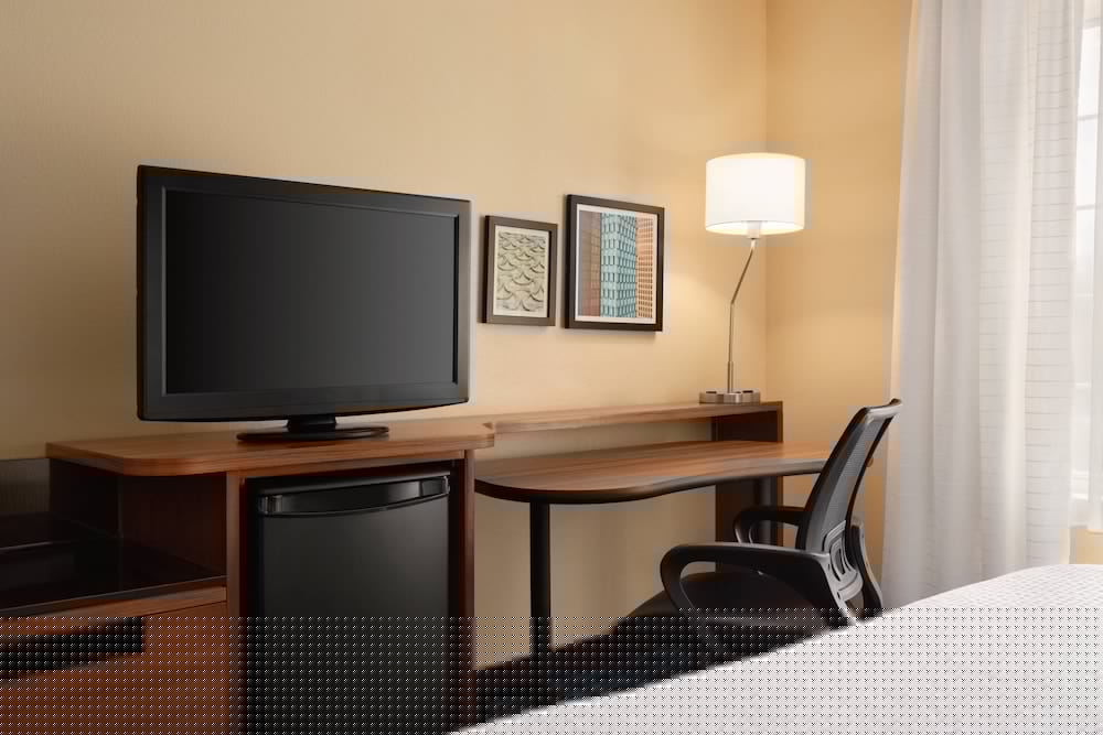 Fairfield Inn Suites Houston the Woodlands 24/26