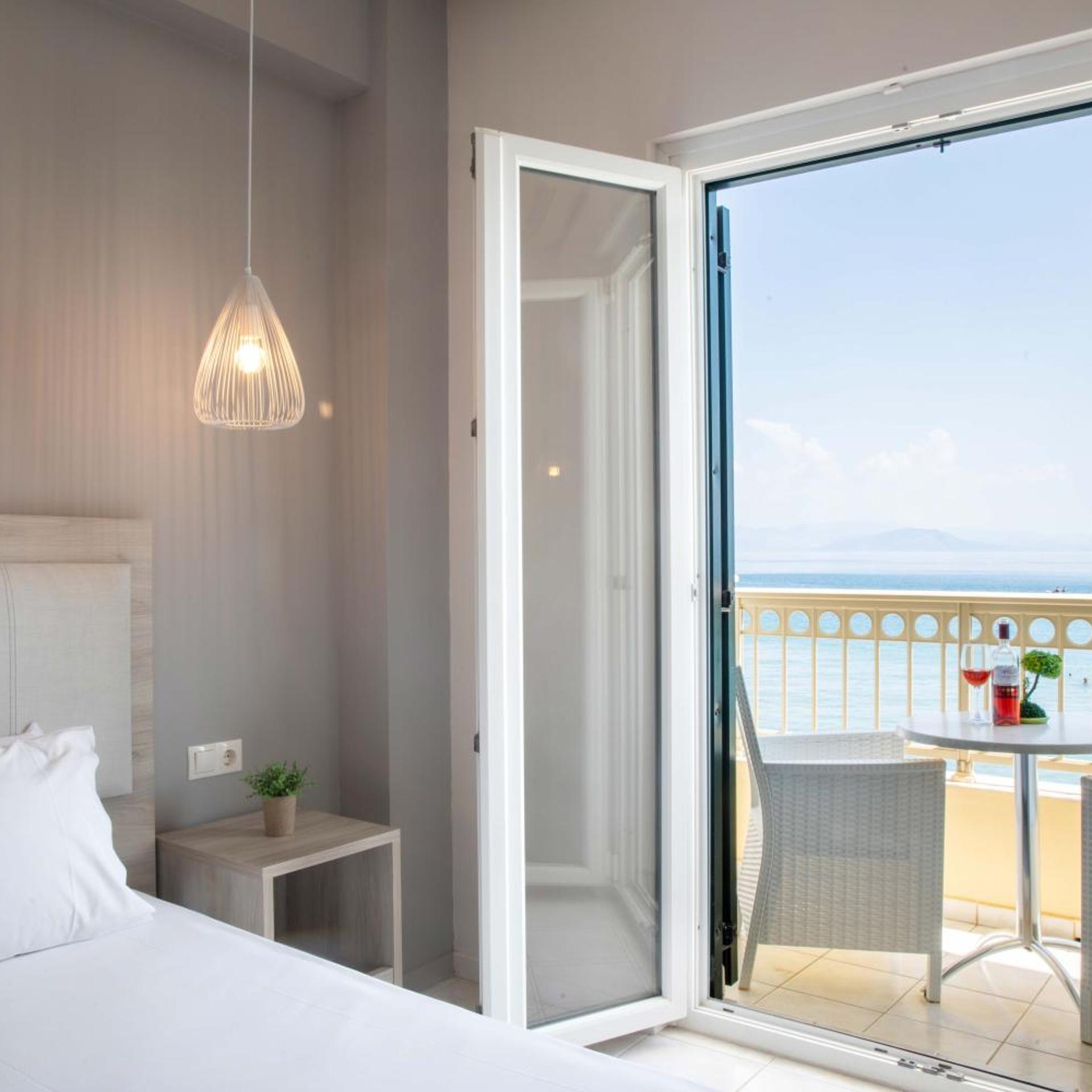 Rossis Beach Hotel 36/58