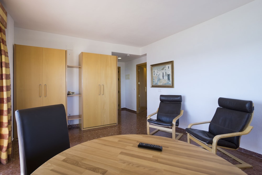 Hotel Apartamentos Bajondillo 53/64
