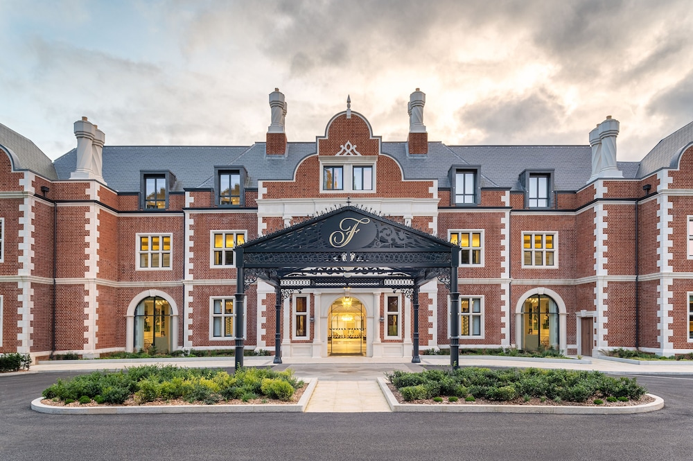 Fairmont Windsor Park 3/82