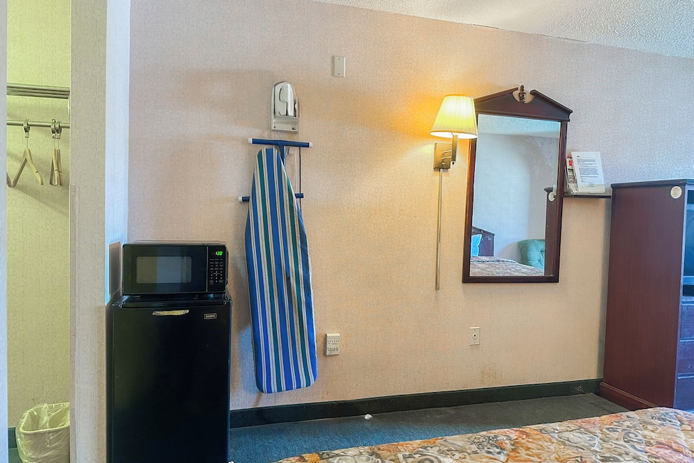 OYO Hotel East Macon I-75 48/74