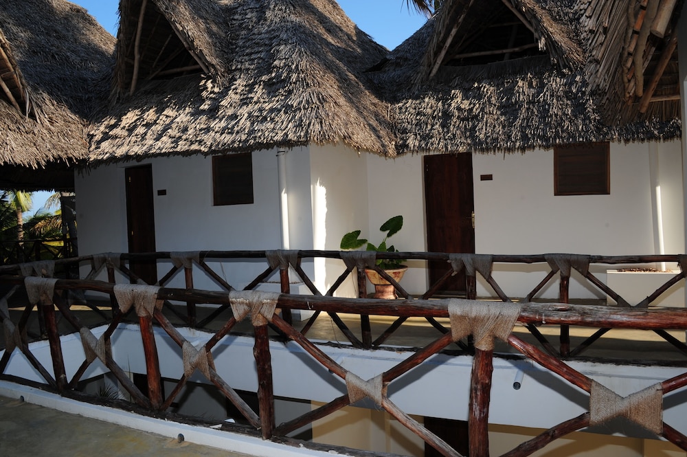 Sahari Zanzibar 70/81