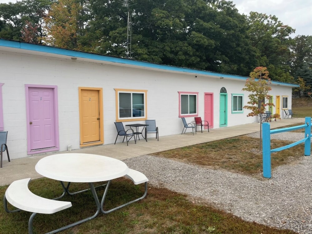 Riverview Inn 20/25