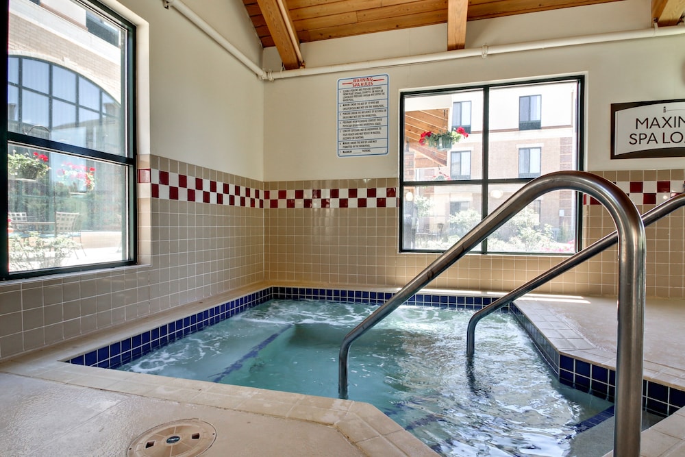 Staybridge Suites Middleton/Madison-West 32/49