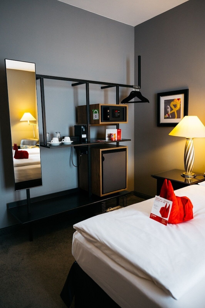 Lindner Hotel City Plaza Formerly Renaissance Cologne Hotel 23/75