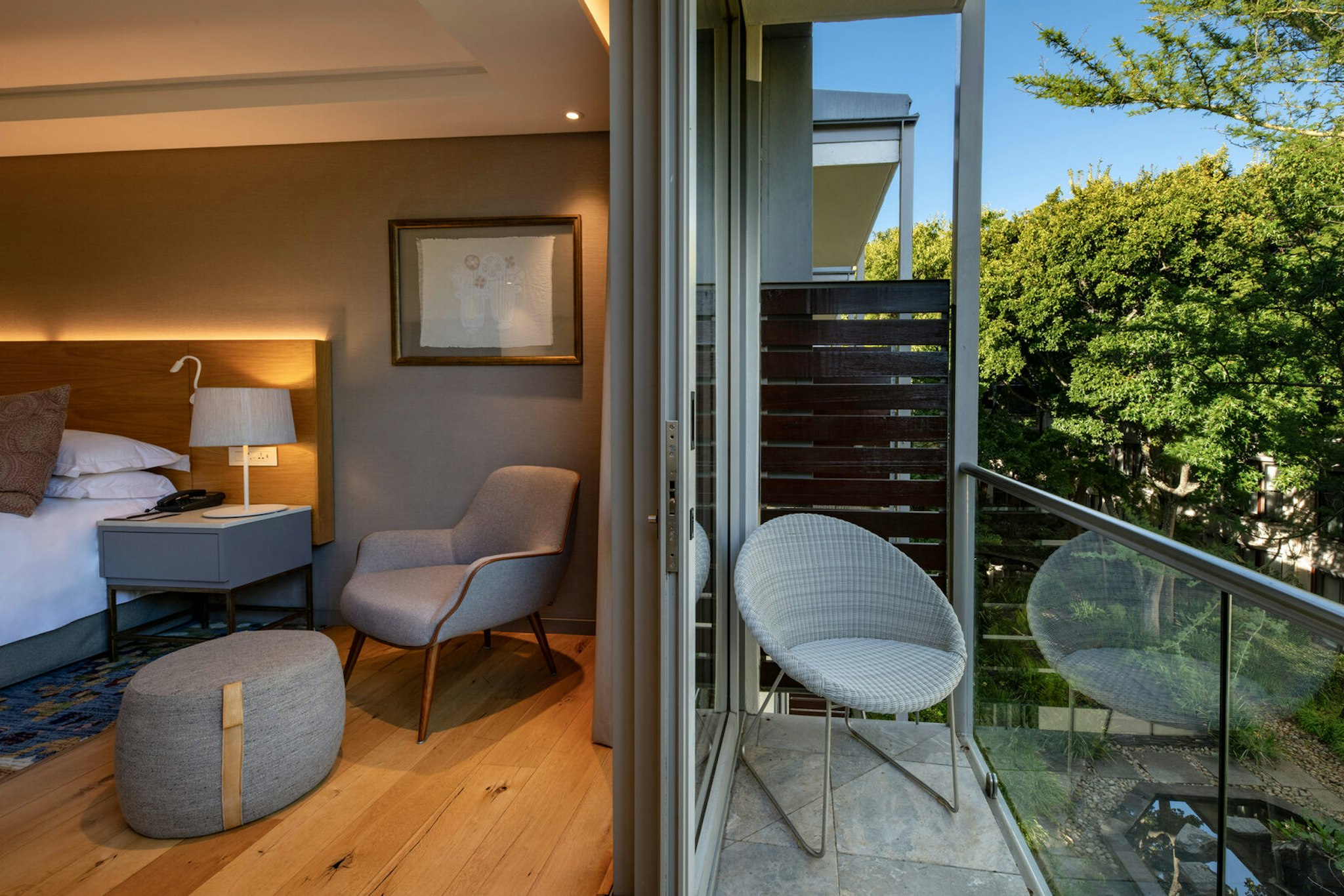 Vineyard Hotel 41/59