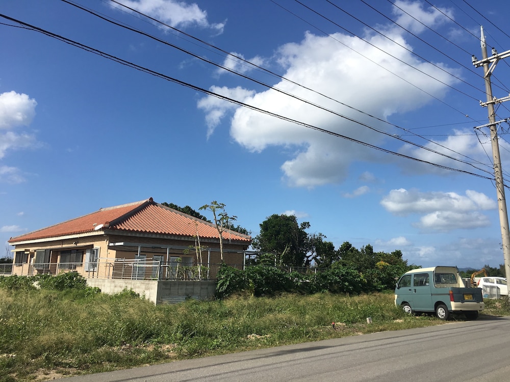 Hali Hali House 4/41