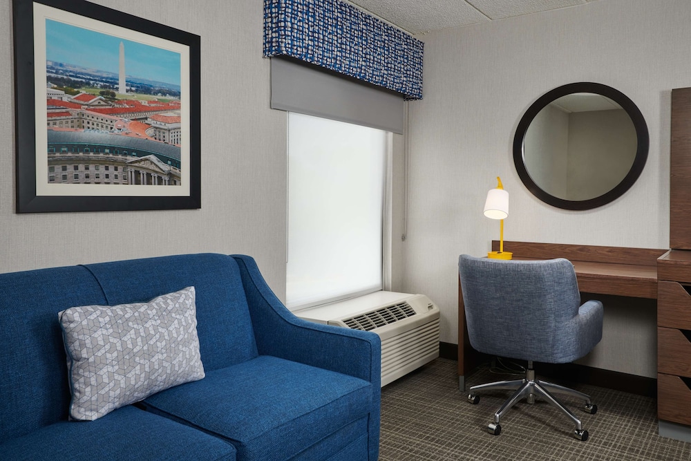 Hampton Inn Fairfax City 38/40