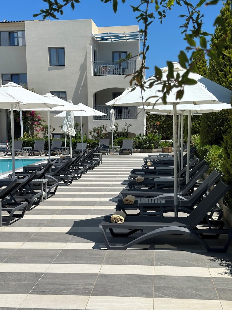 Evdokia Suites 50/58
