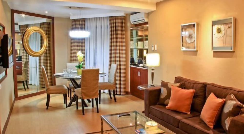 Royal Garden Hotel 34/44