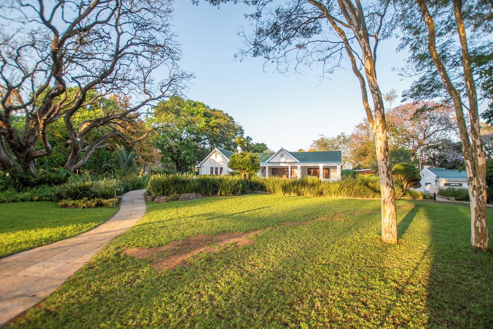 Nut Grove Manor Boutique Hotel 28/50