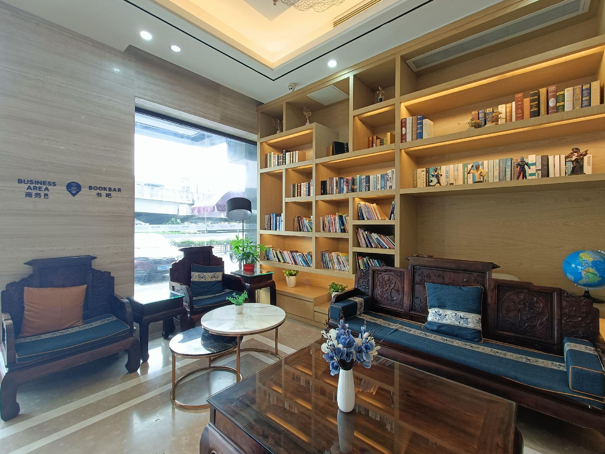 Kyriad Hotel (Guangzhou North Railway Station Metro Station) 38/47