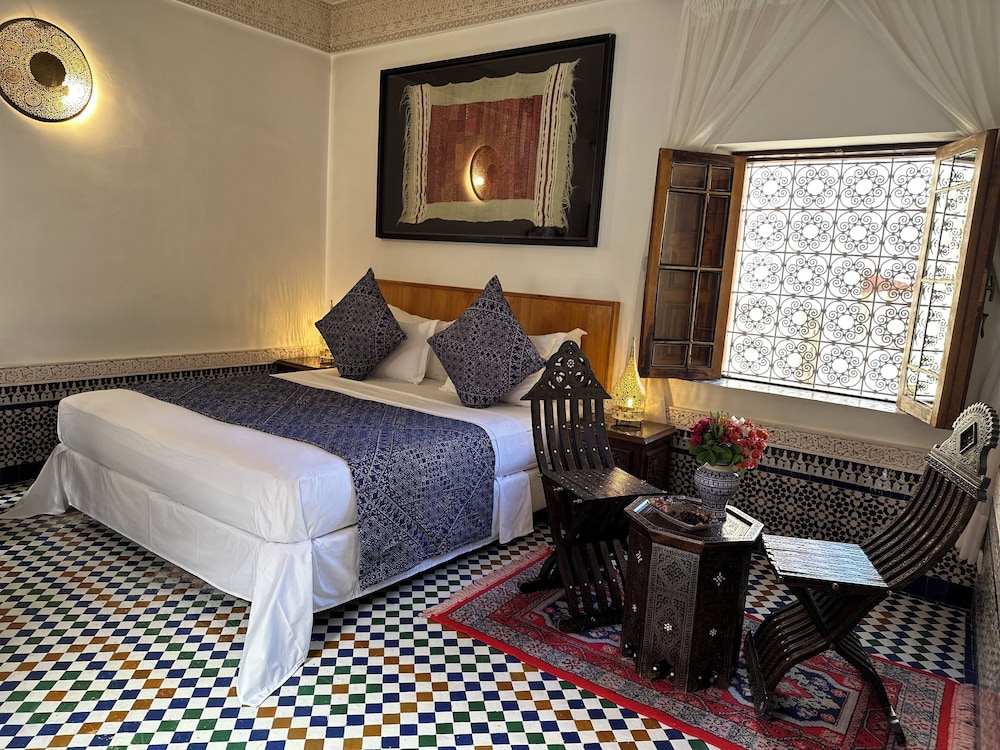 SUPERIOR, DOUBLE OR TWIN BED, COURTYARD VIEW