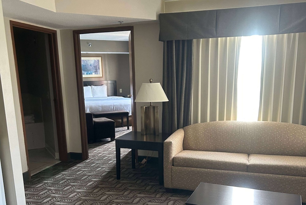 Wyndham Garden Madison Fitchburg 50/69