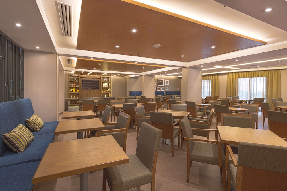 Hampton Inn by Hilton Monterrey Galerias Obispado 45/72