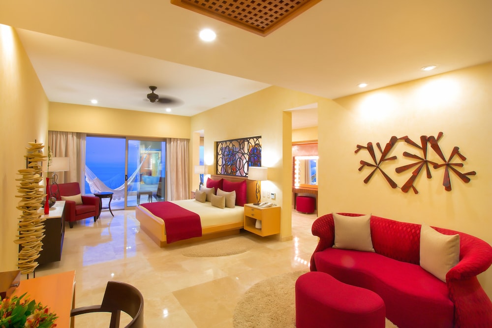 Garza Blanca Residences 38/74