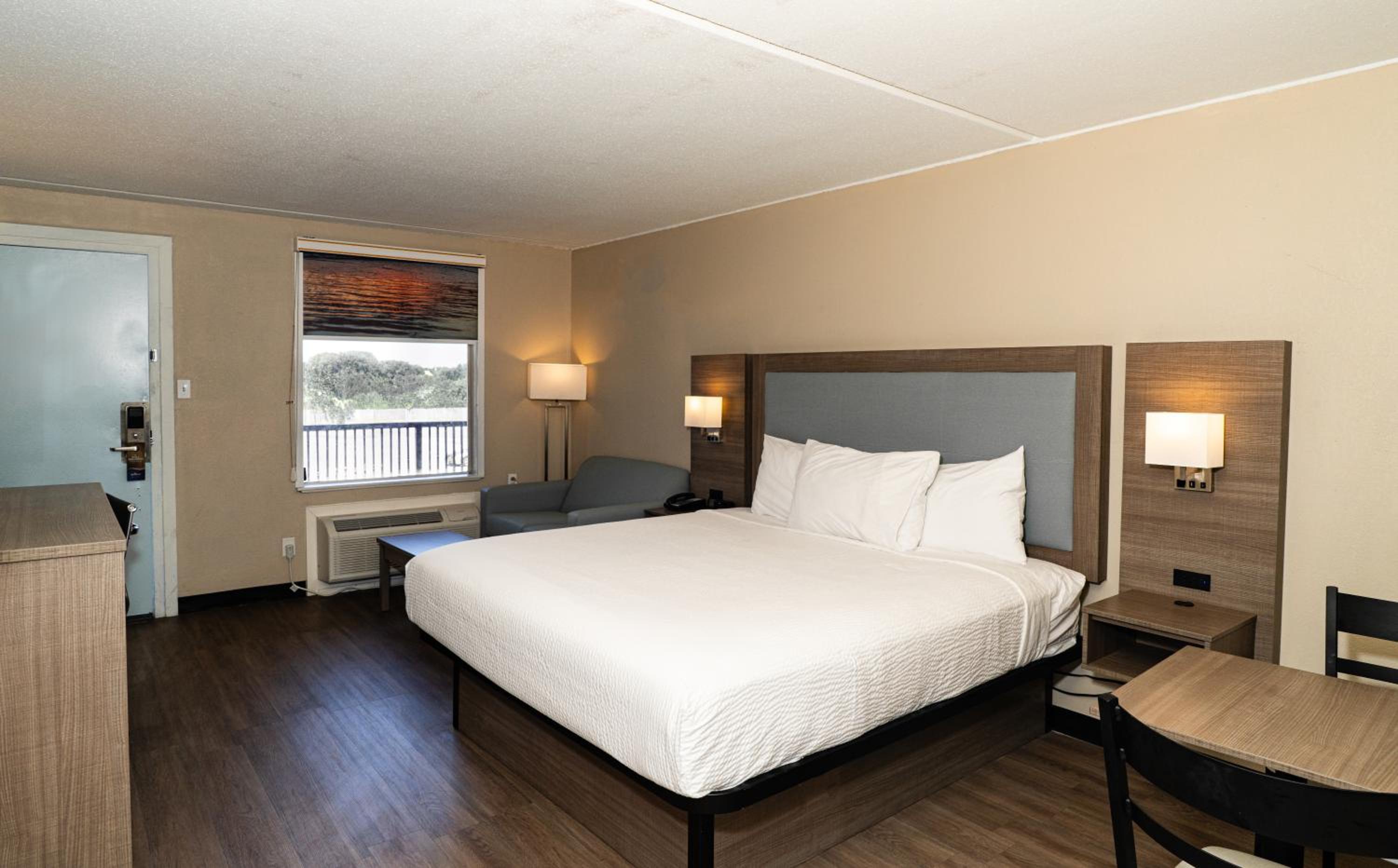 ROOM, KING BED, ACCESSIBLE