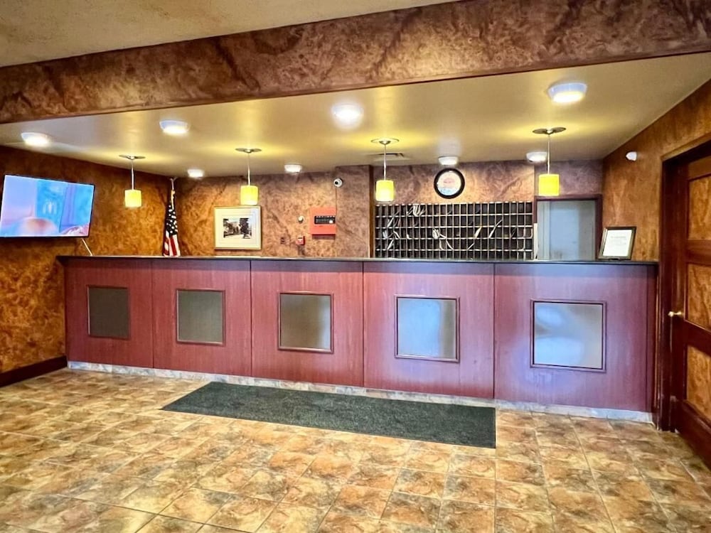 Lenox Hotel and Suites 1/15