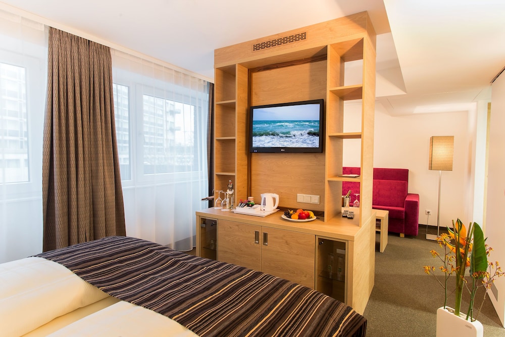 Stadthotel am Romerturm 26/54