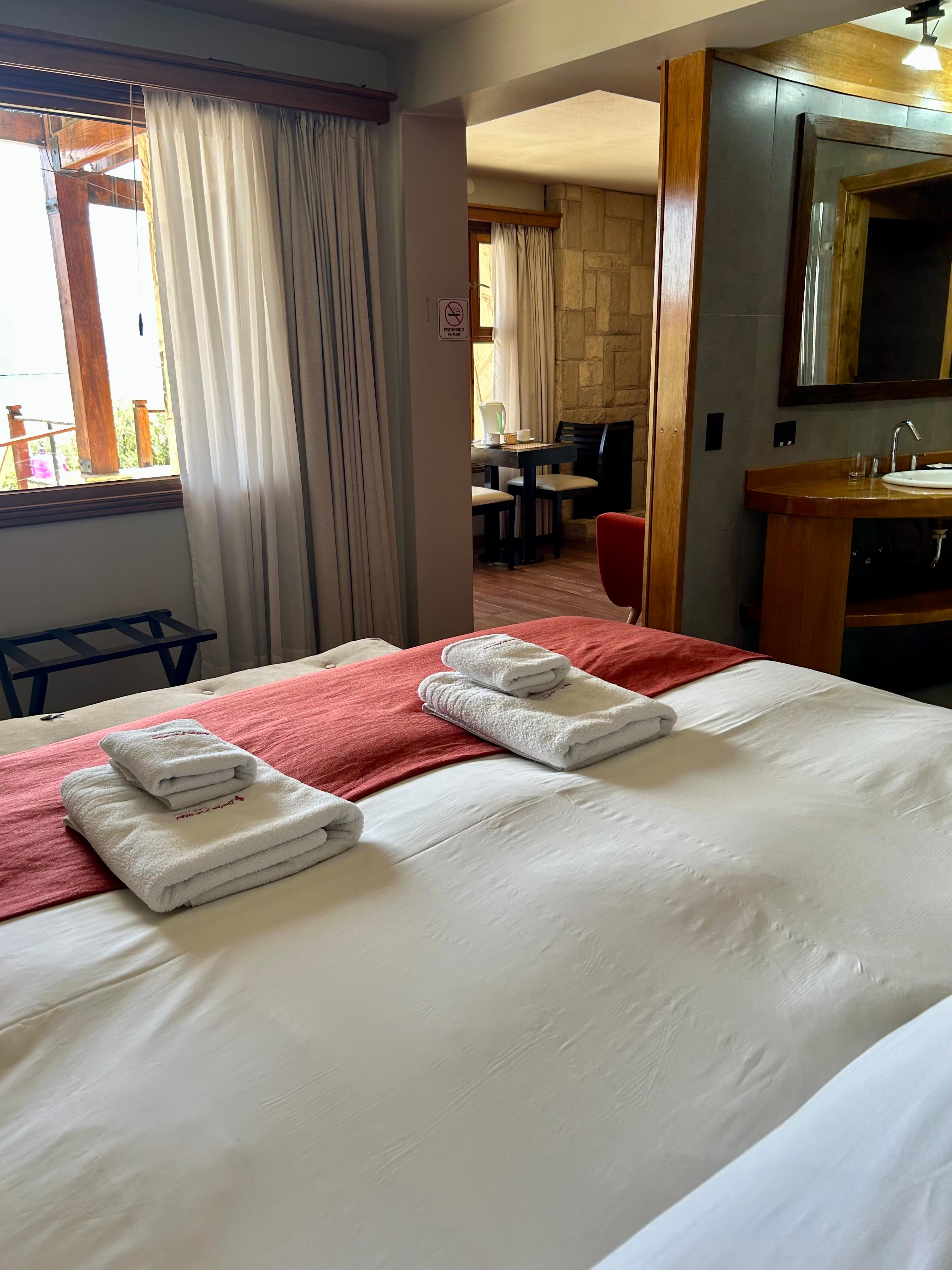 جناح بإطلالة على البحيرة، BAHIA PARAISO LUXURY SUITES 3/10