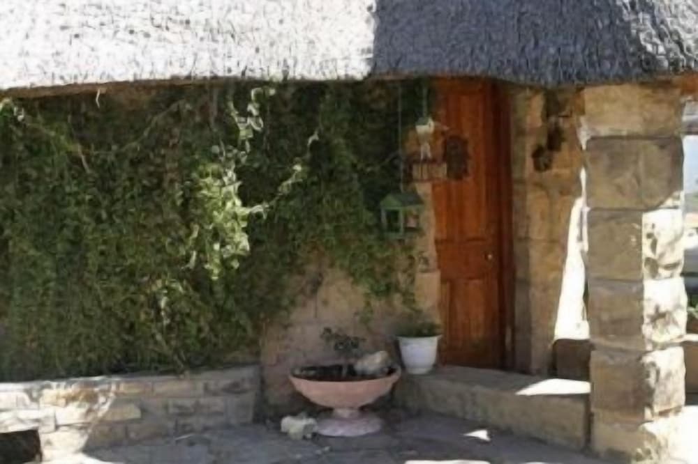 Green Acorn Guesthouse 12/24