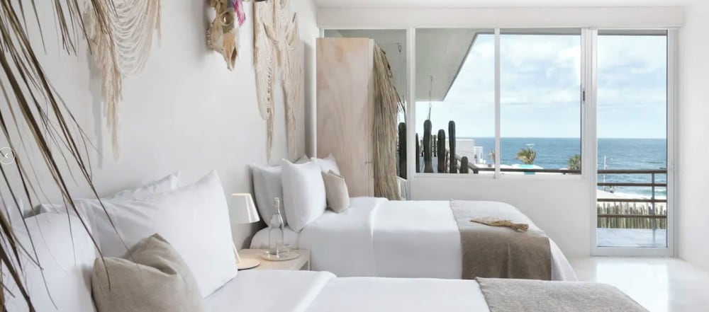 DELUXE, 2 DOUBLE BEDS, OCEAN VIEW