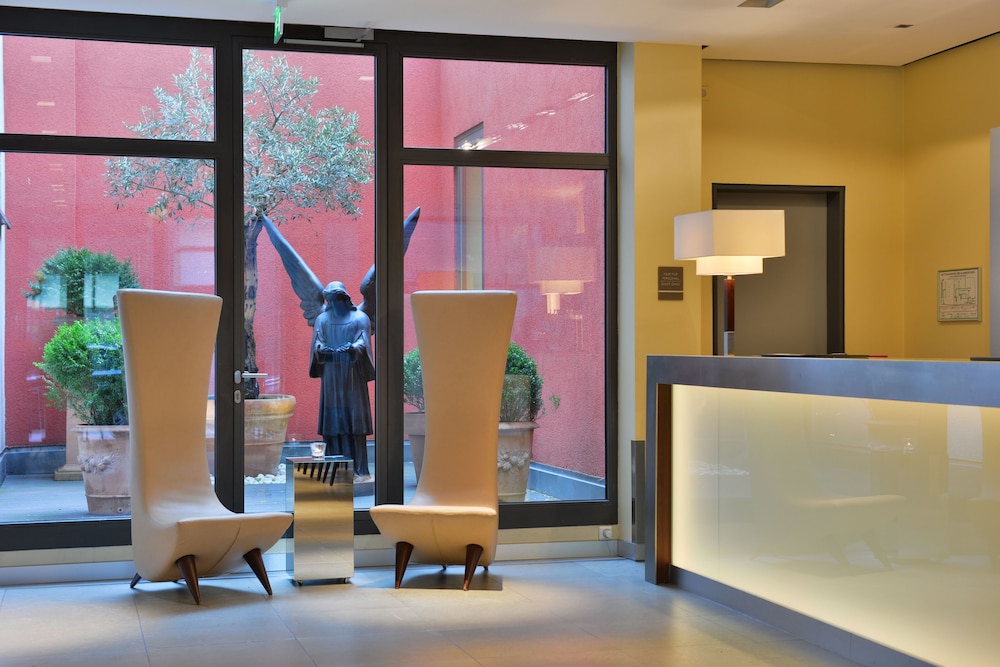 Hotel Santo 8/48