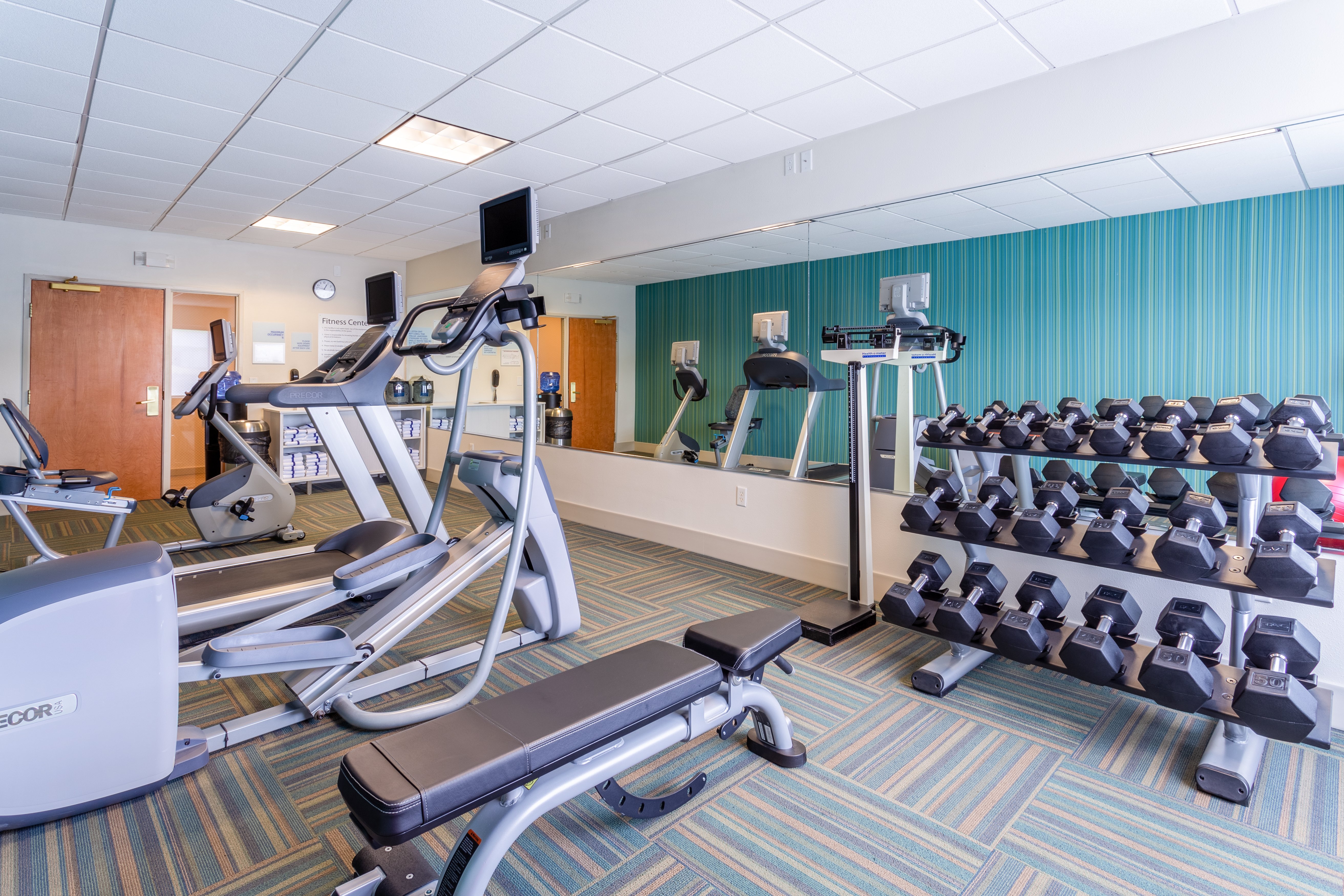 Holiday Inn Express And Suites Cedar Falls Waterloo 16/23