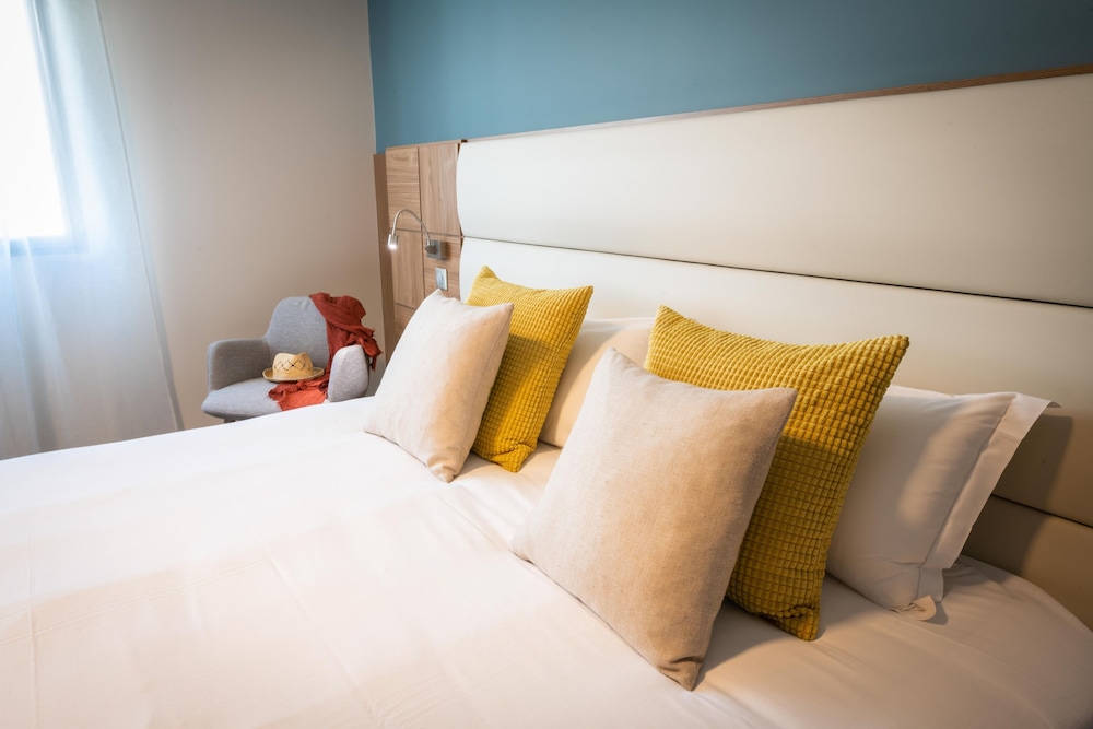 Hotel Port Toga 13/62