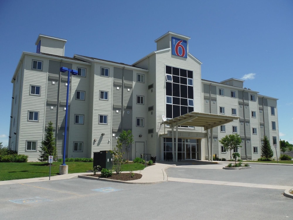 Motel6 Kingston, ON 50/62