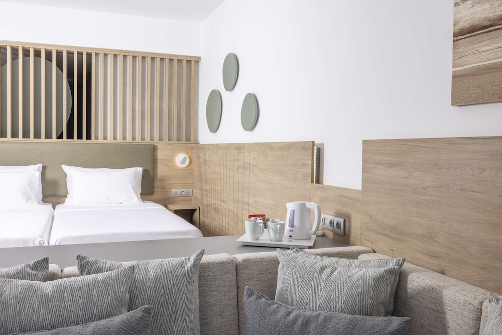 Junior Suite, Sea View, Radisson Blu Resort Lanzarote Adults Only 3/8