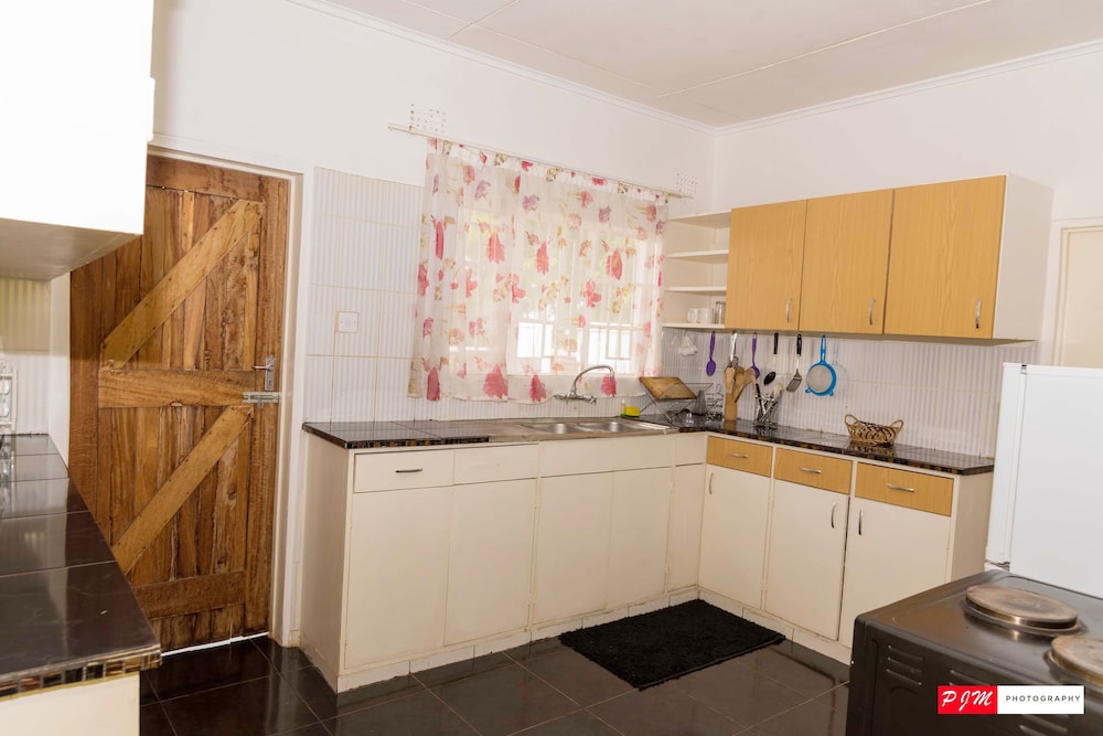 Spendwise Lodge And Apartments 3/50