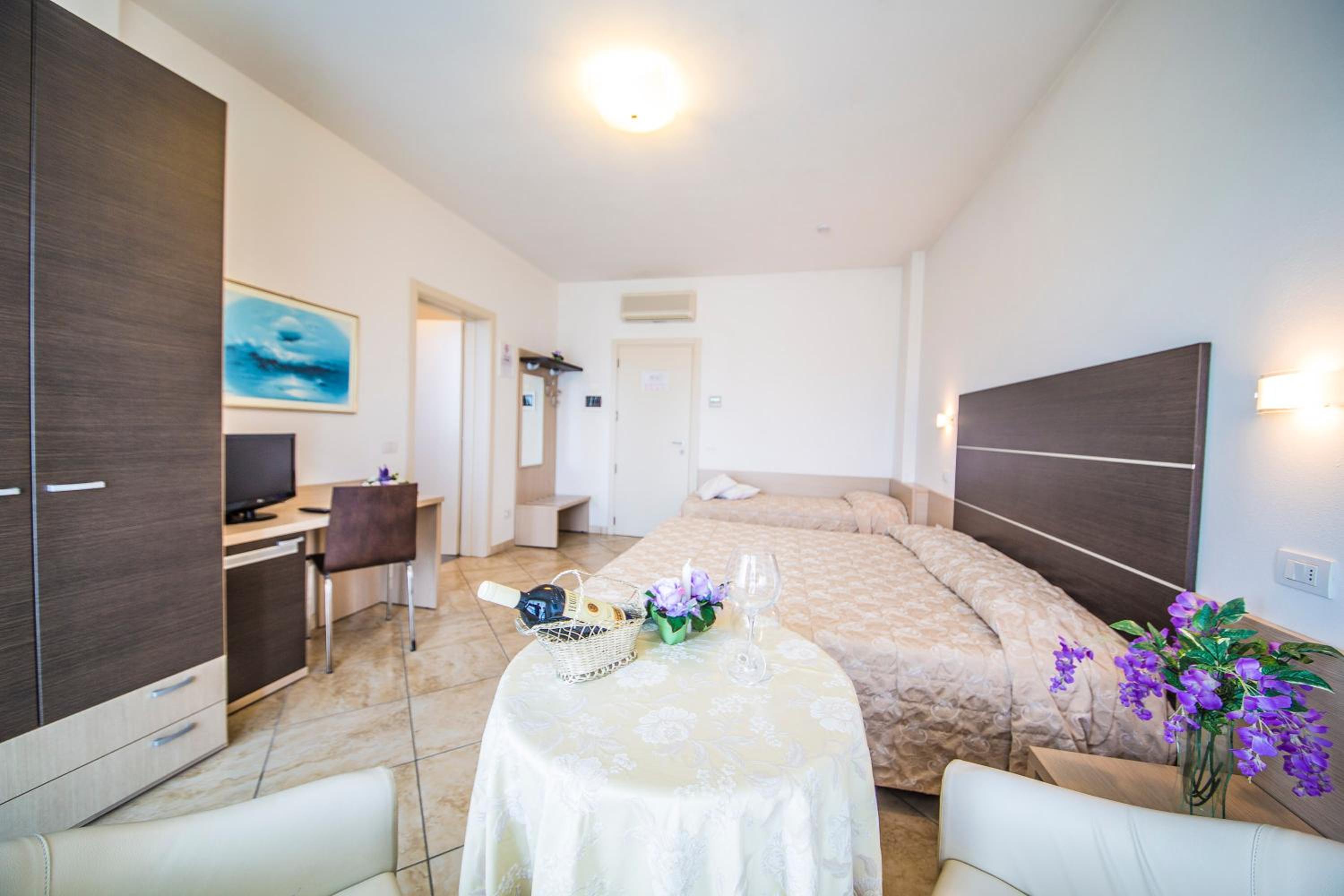 Hotel Renzo 31/50