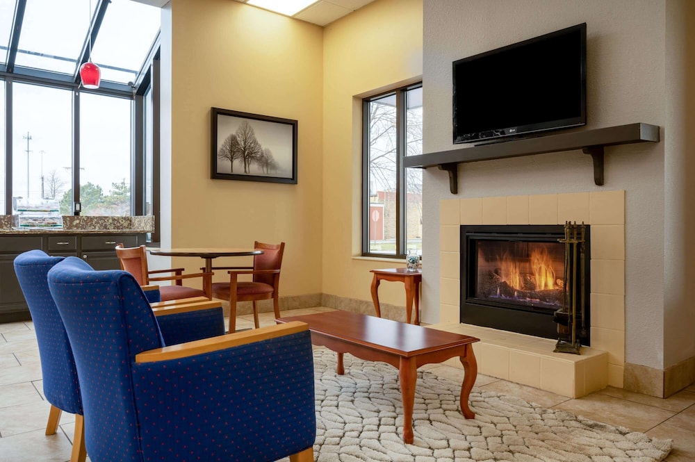 Days Inn by Wyndham Perrysburg 11/24