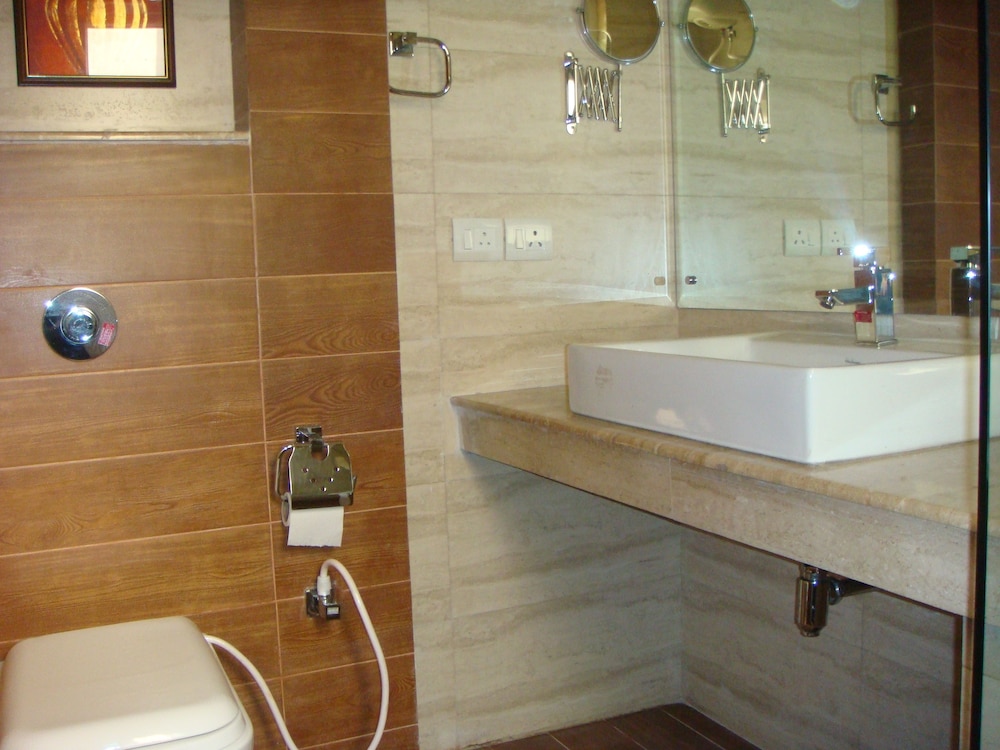 Ahuja Residency Sector 44 Noida 37/39