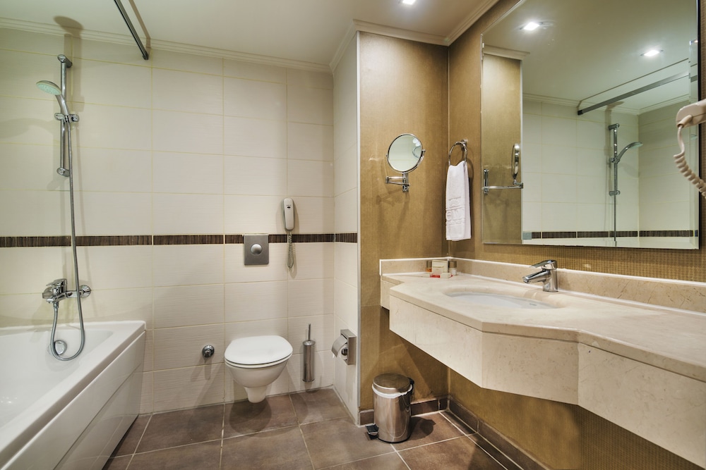 Bellis Deluxe Hotel 26/89