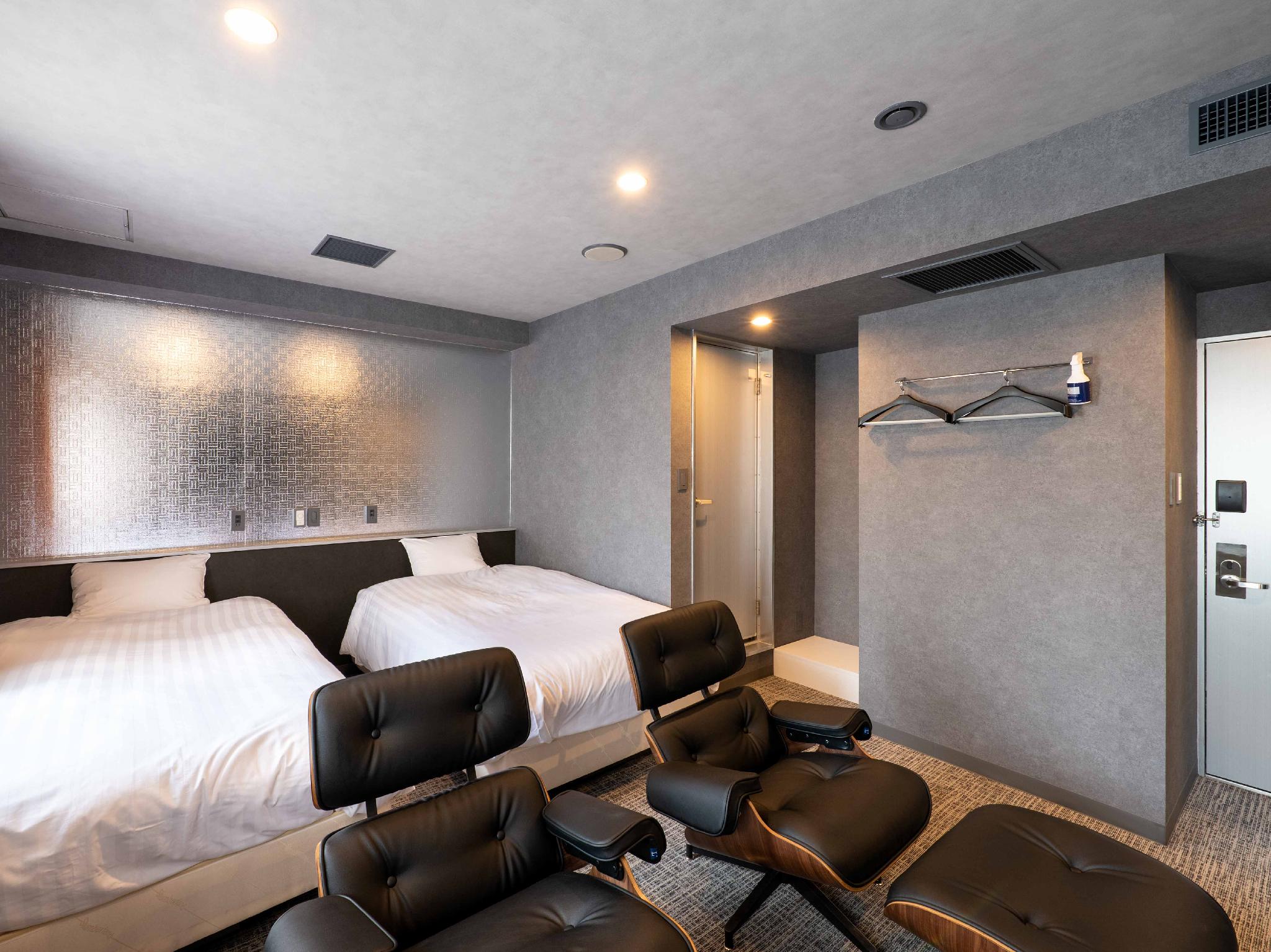 Mini Theater, Deluxe, Twin Beds