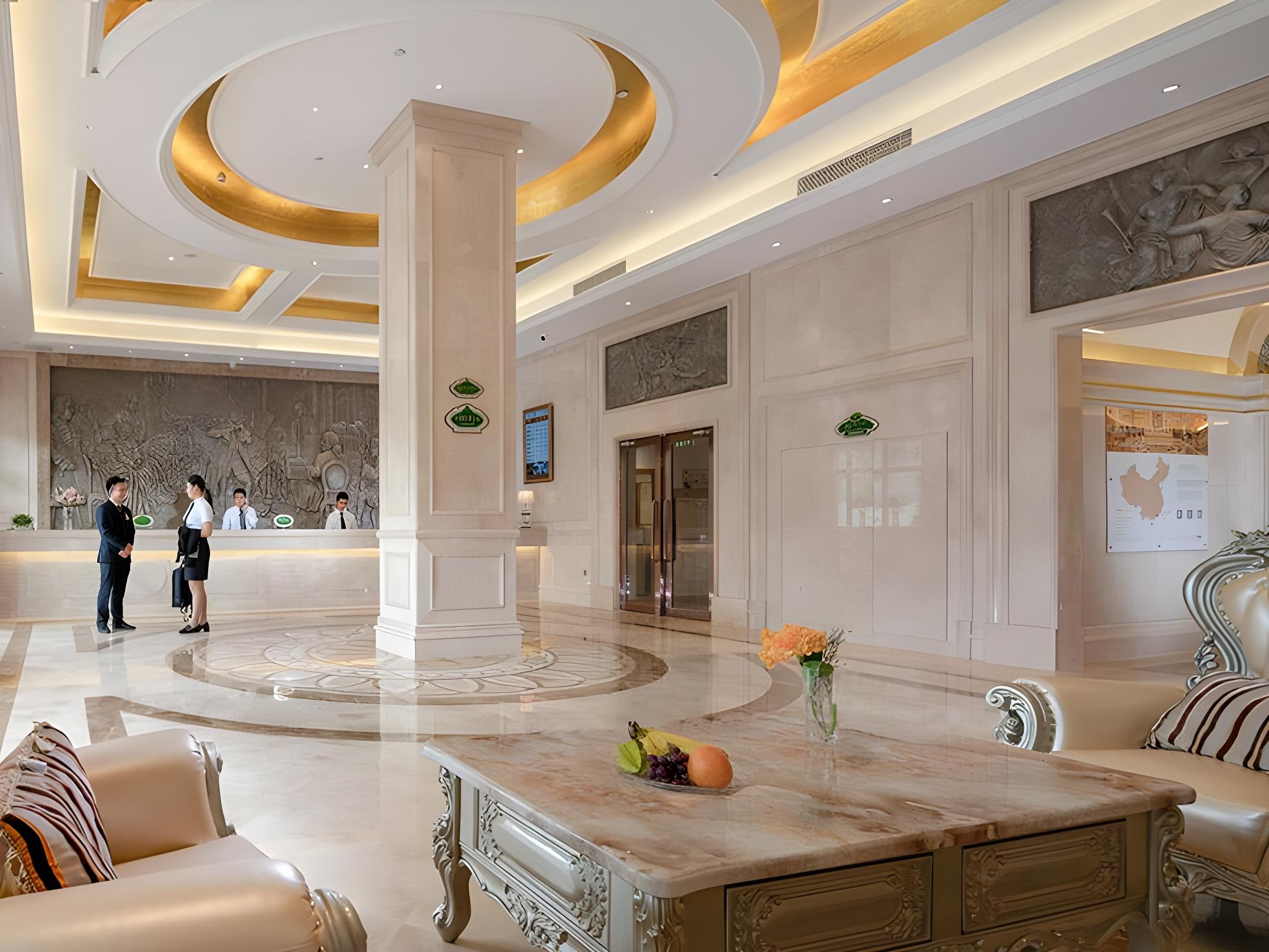 Vienna Hotel (Shenzhen Henggang Metro Station) 12/40