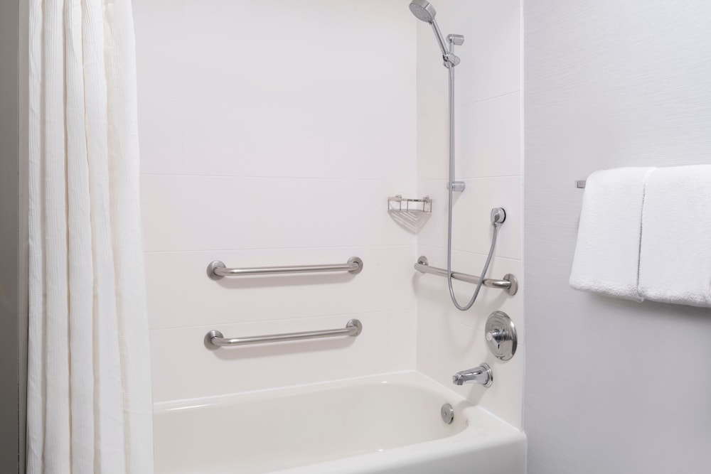 غرفة بسريرين كوين لذوي الإعاقة، Courtyard By Marriott Salt Lake City Airport 4/5