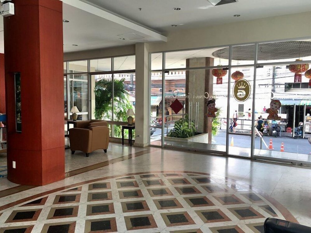 Hadyai Golden Crown Hotel 8/58