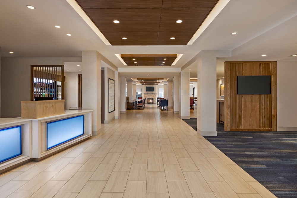 Holiday Inn Express Hotel Suites Denver Airport 6/34