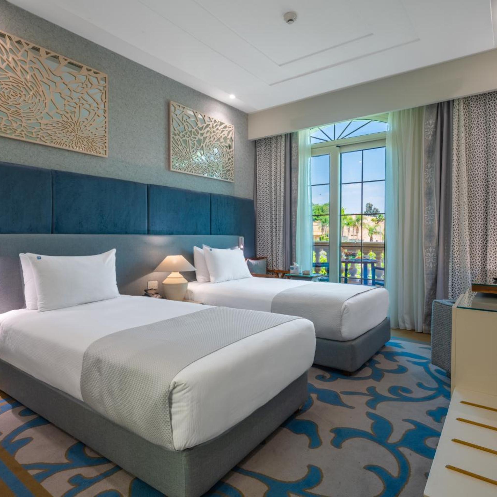 Deluxe, Double or Twin Bed