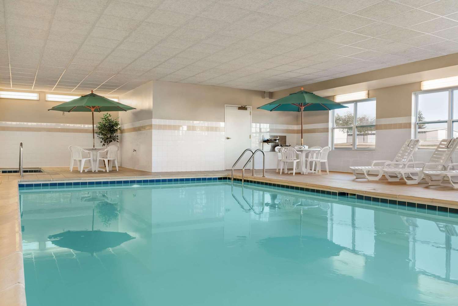 Country Inn & Suites By Radisson, Peoria North, IL 15/28