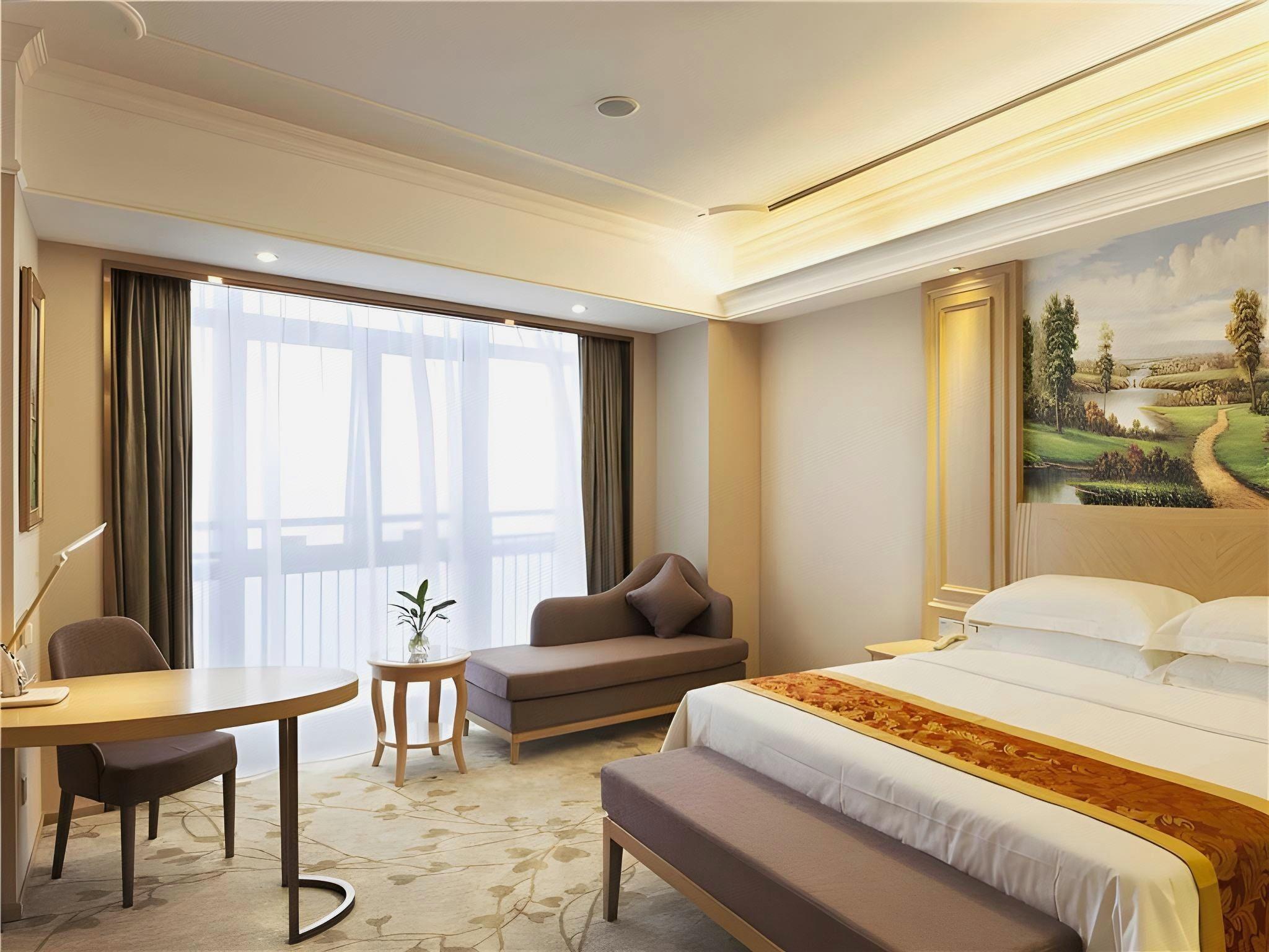 Vienna Hotel (Chongqing Yuanjiagang Metro Station) 18/58