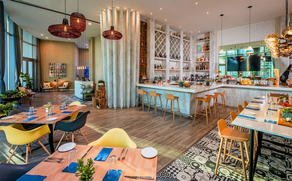 H Beach Resort Rentals 36/49