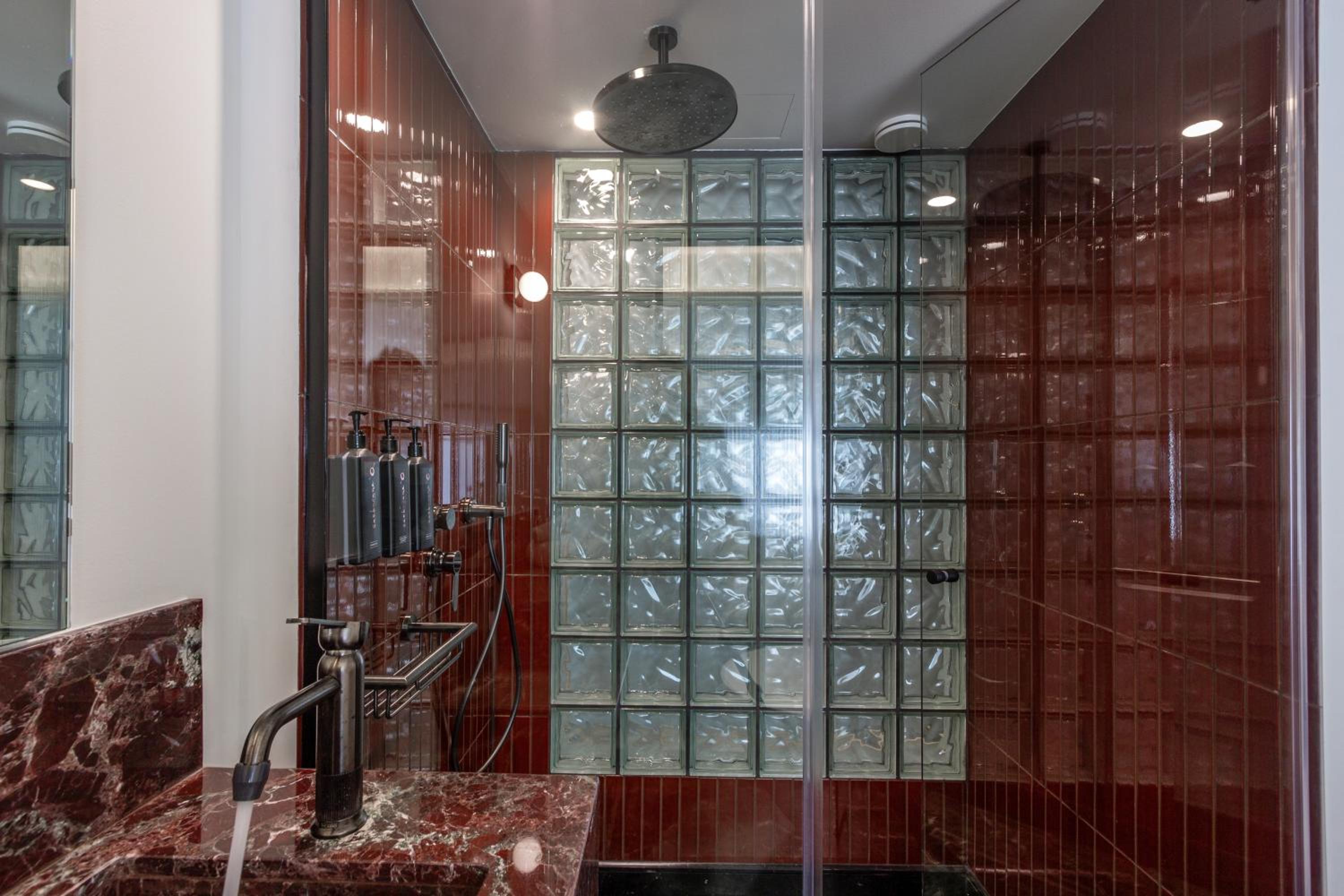 L'Avventura Suites 9/17