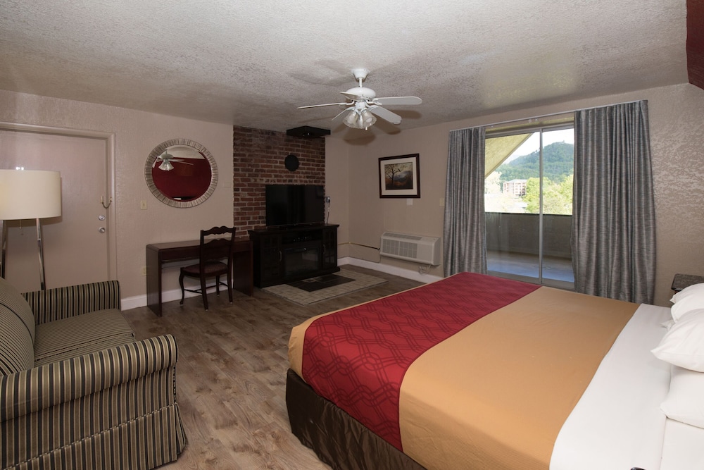 Chalet Inn 36/62