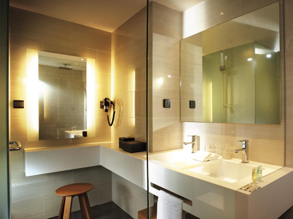 Resorts World Genting - RW Hotel (Formerly known as Highlands Hotel) 28/29